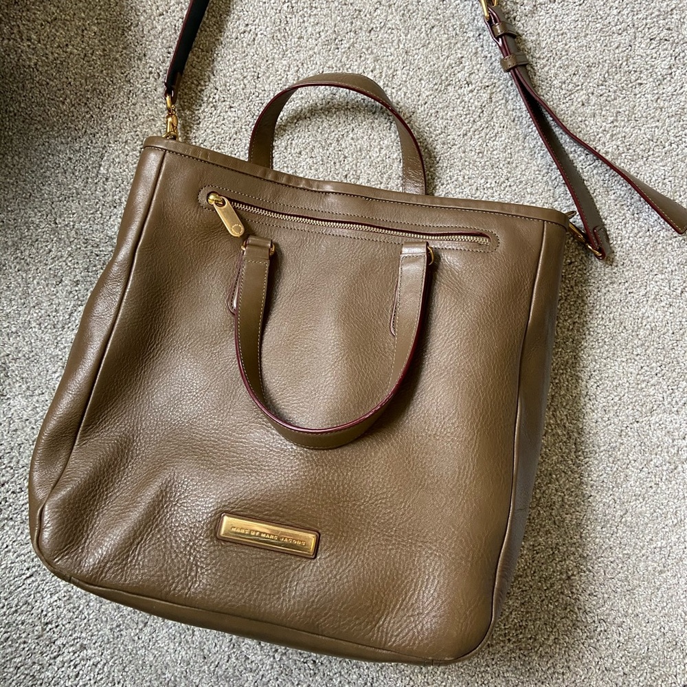 Olive green Marc Jacobs tote crossbody